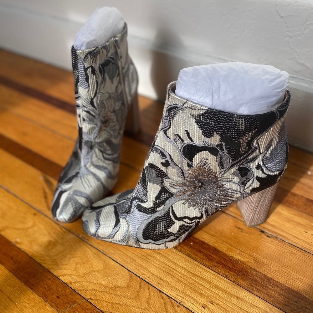Pour La Victoire Rickie Embellished Heeled Bootie